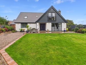 Somersby Lodge- click for photo gallery